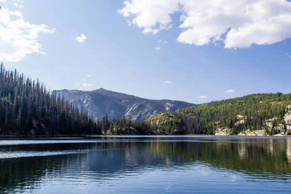 Colorado 'nun vahşi dağlarındaki Granit Gölü.