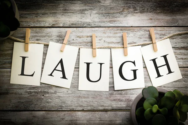 Eski ahşap bir arka planda 