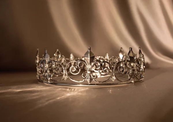 Luxusní Zlatá Koruna Král Královna — Stock fotografie