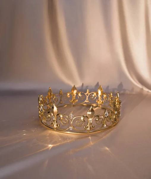 Golden Royal Man Crown Vintage Leader King Queen — Stock Photo, Image