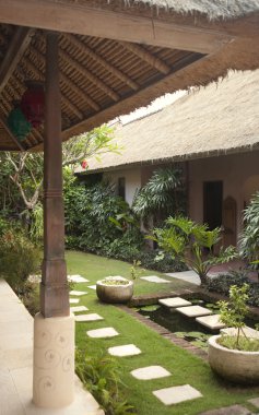 avlu, bir tatil Villa egzotik bir yerde.