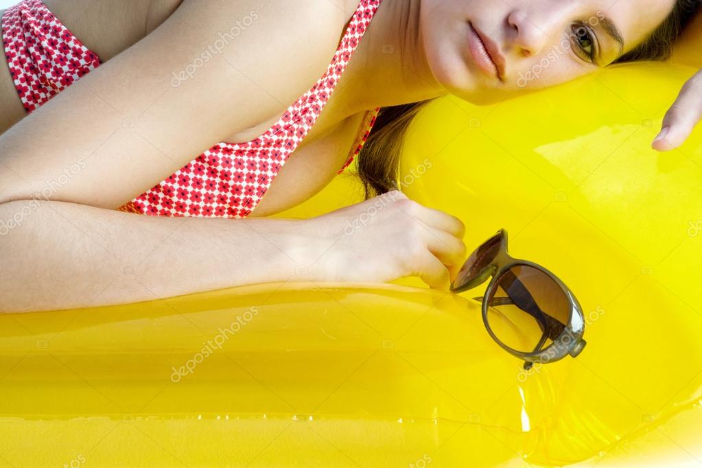 11 773 Girl Laying Down Stock Photos Free Royalty Free Girl Laying Down Images Depositphotos