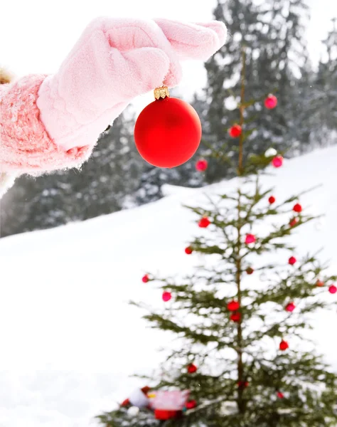 Arbre de Noël avec boules de feu — Photo