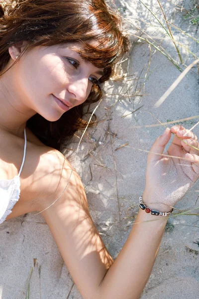 Jovem relaxante — Fotografia de Stock