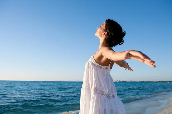 Young woman breathing — Stock Photo, Image