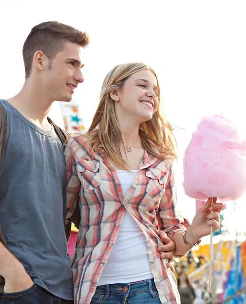 Couple  with cotton candy — Stock Photo, Image