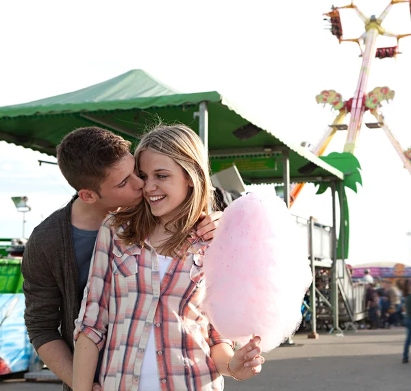 Couple  with cotton candy — Stock Photo, Image