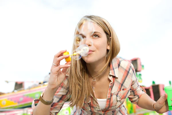 Young woman — Stock Photo, Image