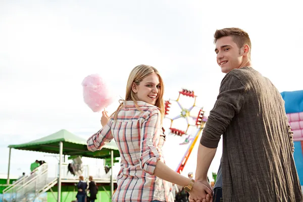 Attractive young couple — Stock Photo, Image