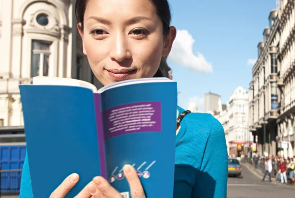 Mujer turista japonesa — Foto de Stock