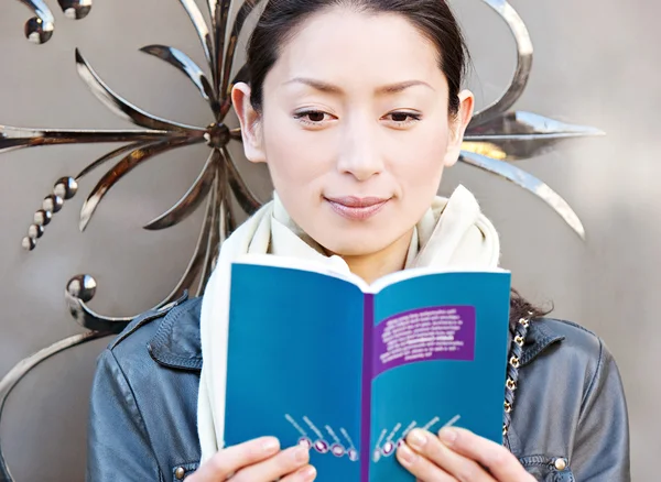 Attractive Japanese tourist woman — Stock Photo, Image