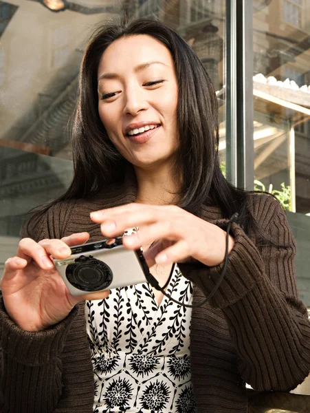 Woman sitting at  cafe — Stock Photo, Image