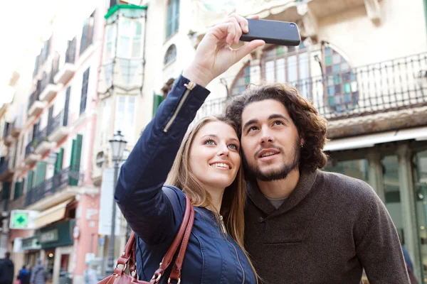 Paar nemen van foto 's — Stockfoto