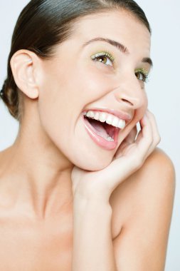 Genç çekici kadın.