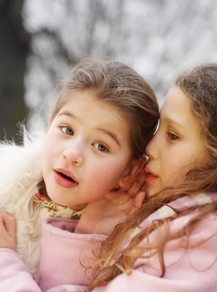 Meisje kinderen zusters — Stockfoto