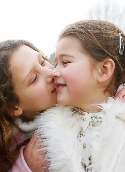 Meisje kinderen zusters — Stockfoto