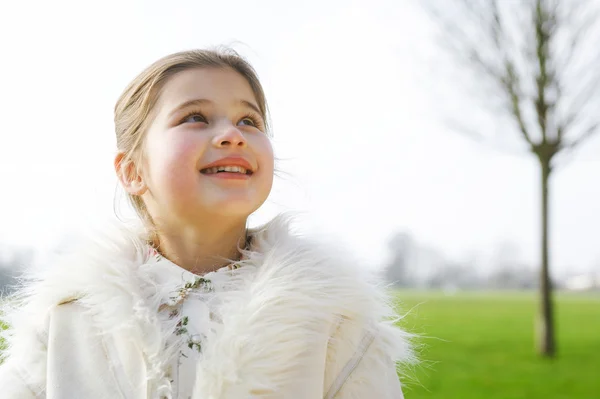 Menina sorrindo — Fotografia de Stock