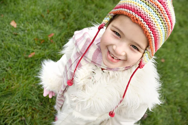 Fille dans un parc — Photo