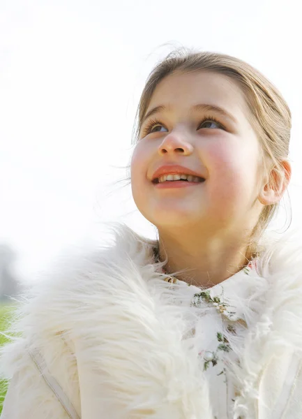 Young girl smiling — Stock Photo, Image