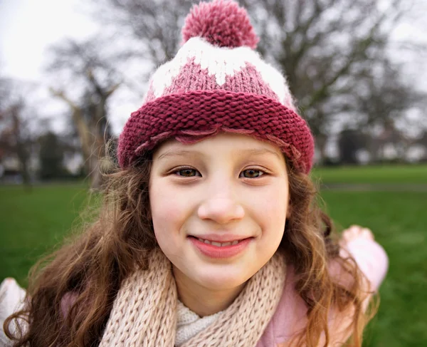 Attractive young girl — Stock Photo, Image