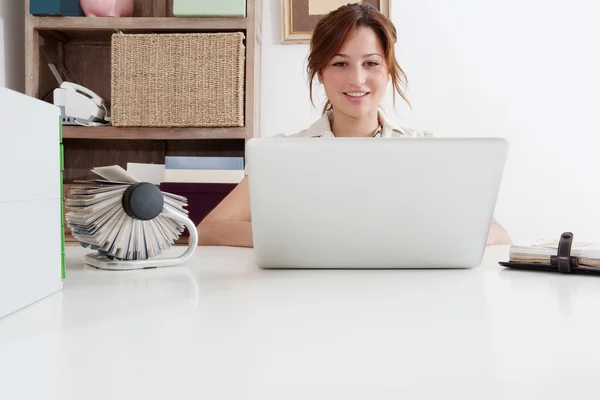 Woman hands typing  on laptop — Stock Photo, Image