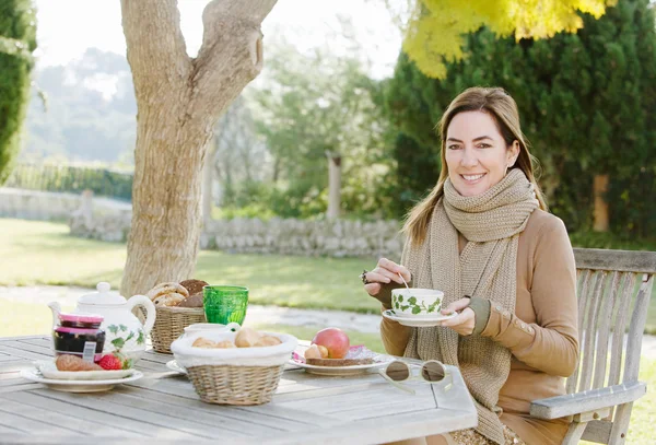 Donna colazione sana — Foto Stock