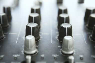 DJ müzik karıştırıcı