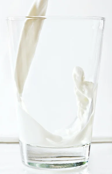 Glas met melk — Stockfoto