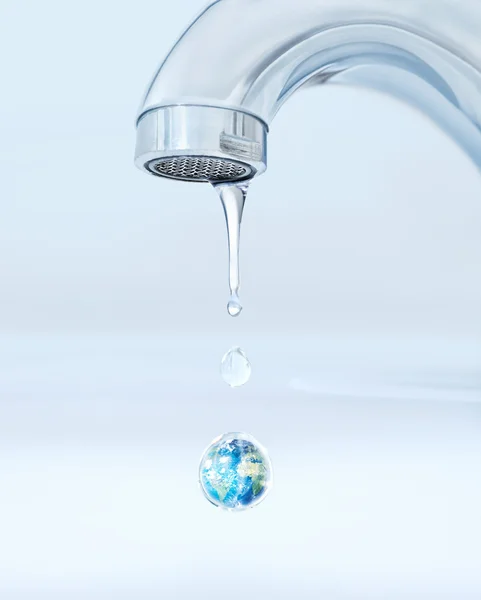 Earth inside a drop of water — Stock Photo, Image
