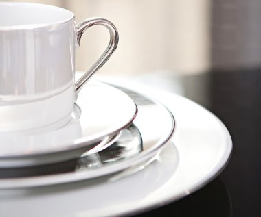 Hizmet kümesi tabak ve bardak