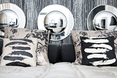 Tasarımcı otel yatak başı