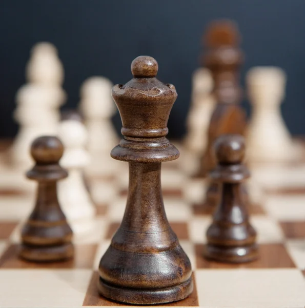 クイーンのチェス木製の作品 — ストック写真