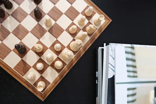 전통적인 목조 체스 게임 — 스톡 사진