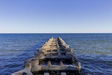 Michigan Gölü kıyısındaki dalgakıran