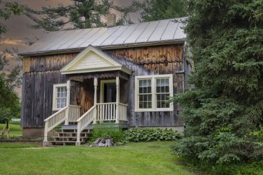 Manitowoc, WI USA 20 Haziran 2015: Pinecrest Tarihi Köy - Amerika Tarihi