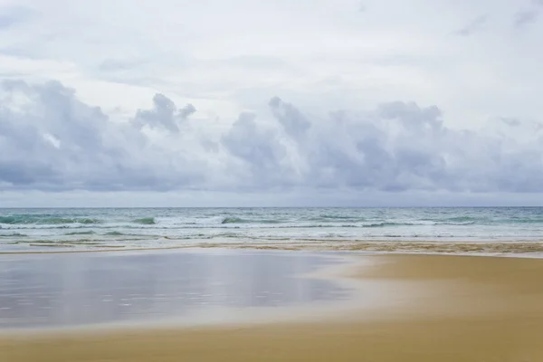 Playa y mar tropical — Foto de Stock