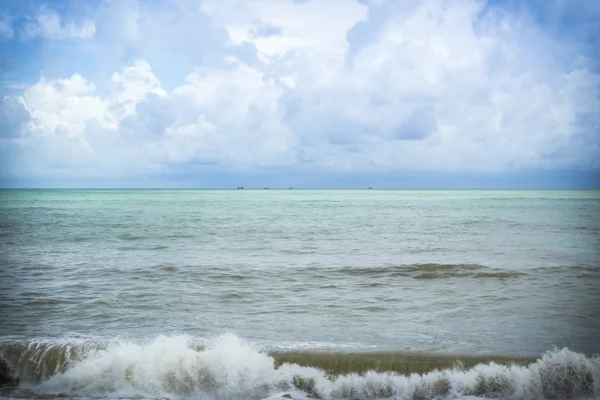 Paesaggio marino e onda — Foto Stock