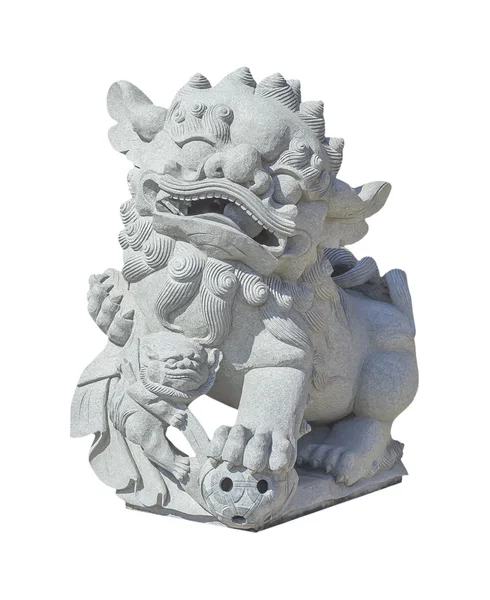 Chinese stenen leeuw standbeeld op wit — Stockfoto
