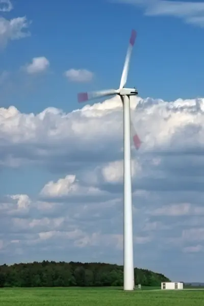 Bir rotaring rüzgar elektrik santrali — Stok fotoğraf