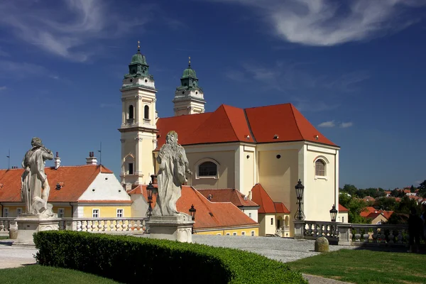 Valtice Kalesi - kilise — Stok fotoğraf