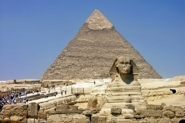 Je Khafra pyramidy a Sfinga v Gíze — Stock fotografie