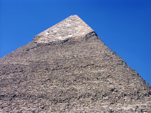 Uma pirâmide com no vale de Gizé — Fotografia de Stock
