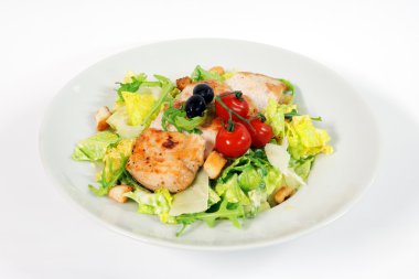 Sezar salata tavuk biftek