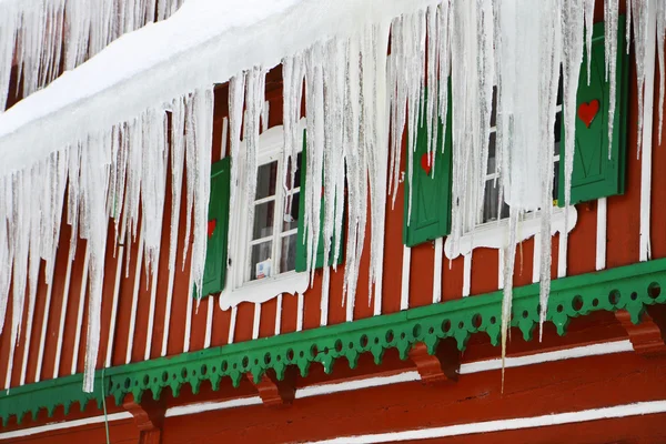 Windows with icicles — Stock Photo, Image