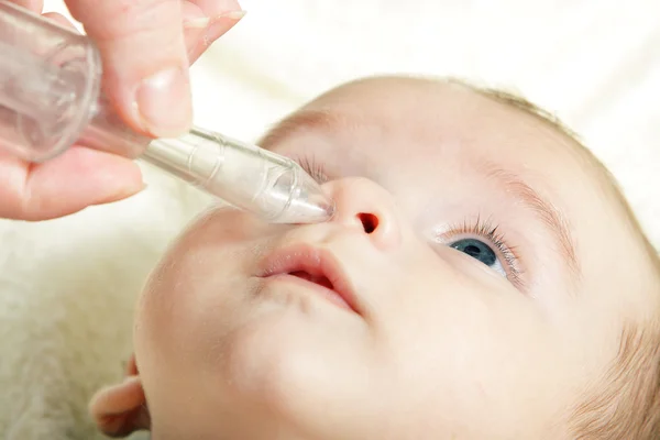 Nasal instillation for newborn — Stock Photo, Image