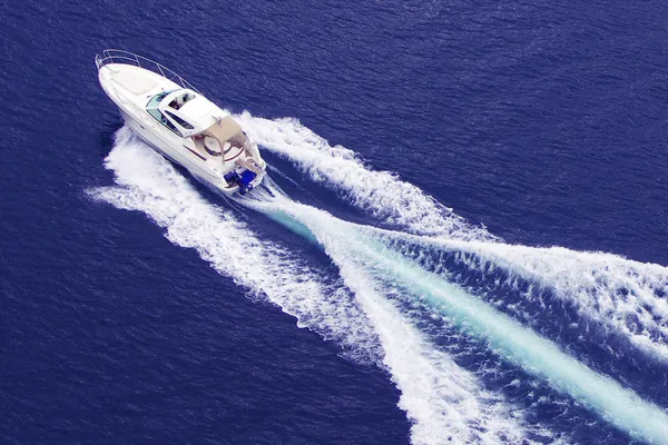 Barco a motor rápido — Fotografia de Stock