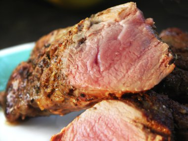 Kızarmış domuz eti.
