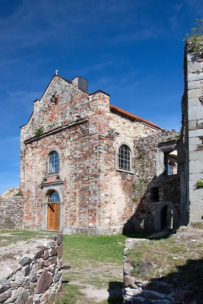 Potstejn fäste och kyrkan — Stockfoto