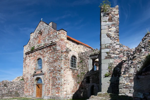 Potstejn bastión y la iglesia — Foto de Stock