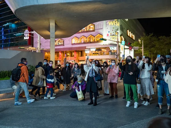 Taipei Taiwan Dec Pessoas Usando Máscara Facial Rua Dia Dezembro — Fotografia de Stock